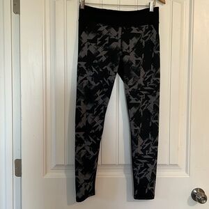 Under Armour Heat Gear Leggings size Medium